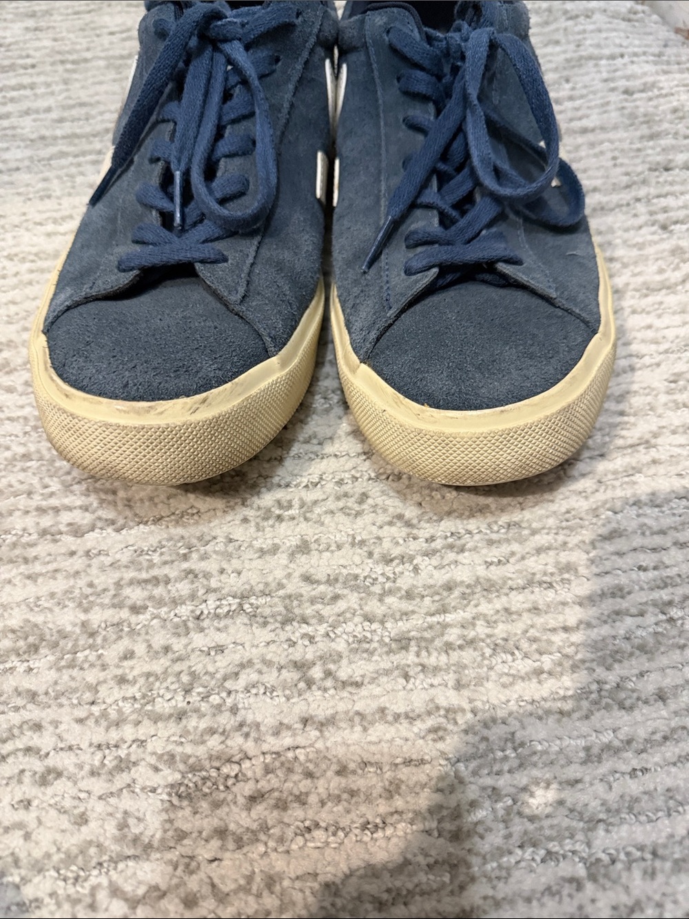 Veja men’s Navy Suede Sneakers with White V Logo sz 43 - Picture 3 of 7